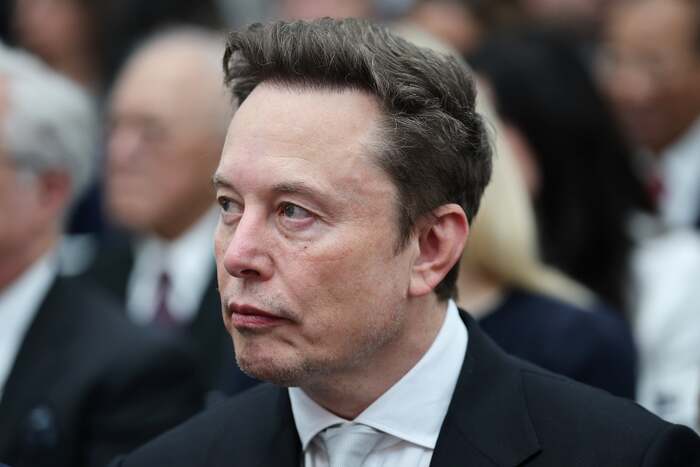 Anthropic отдаёт 5% акций в фонд против ИИ-безработицы, Маск отвечает акциями SpaceX для детей - 19.10.26 19:20